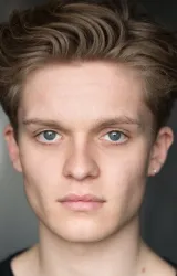 Том Глинн-Карни