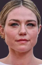 Эмили Декенн