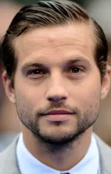 Логан Маршалл-Грин