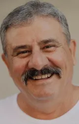 Неджат Баяр